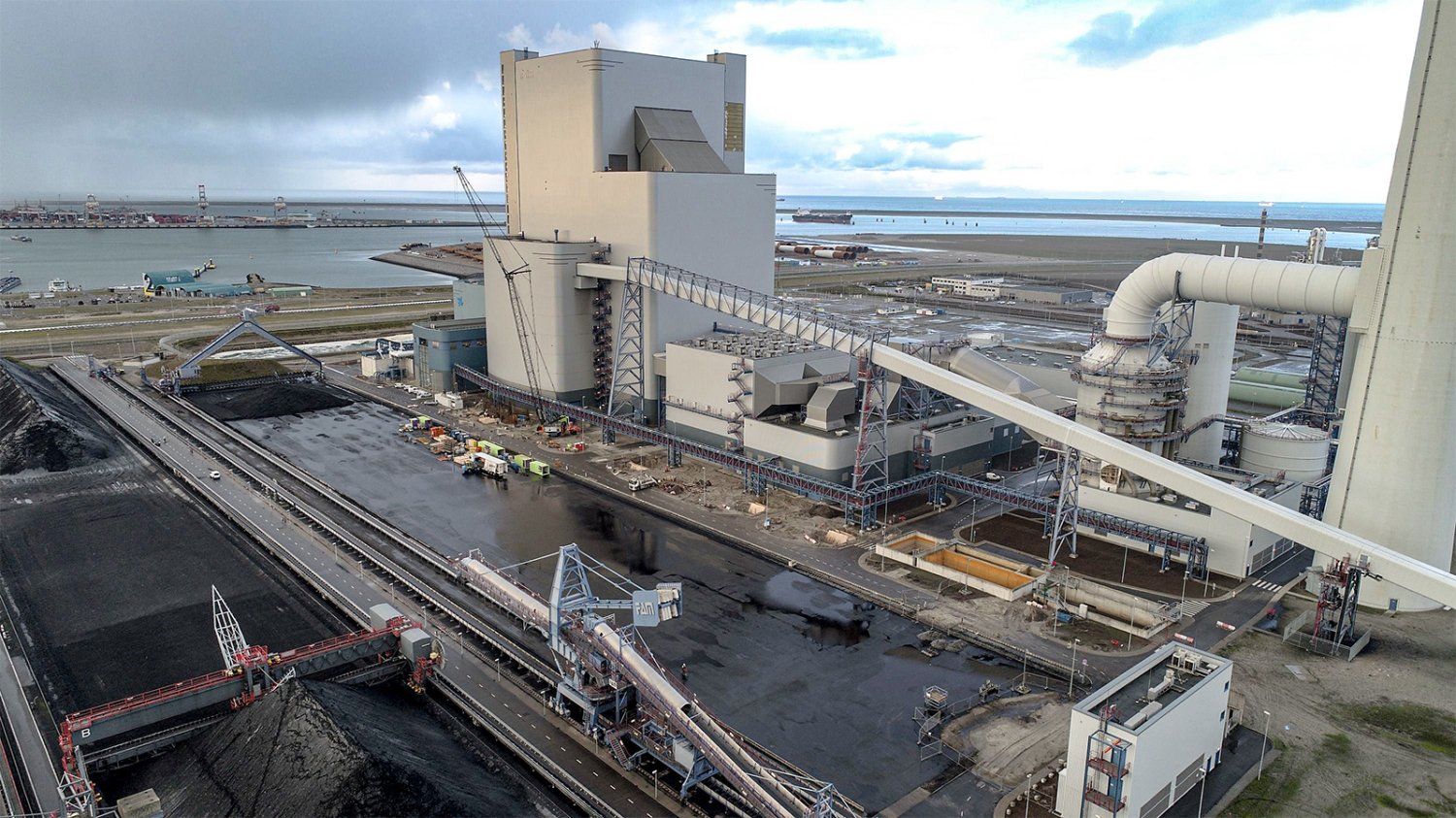 Uhelná elektrárna E.ON „MPP3“ v Rotterdamu-Maasvlakte (Fotografie: © ACO / E.ON)